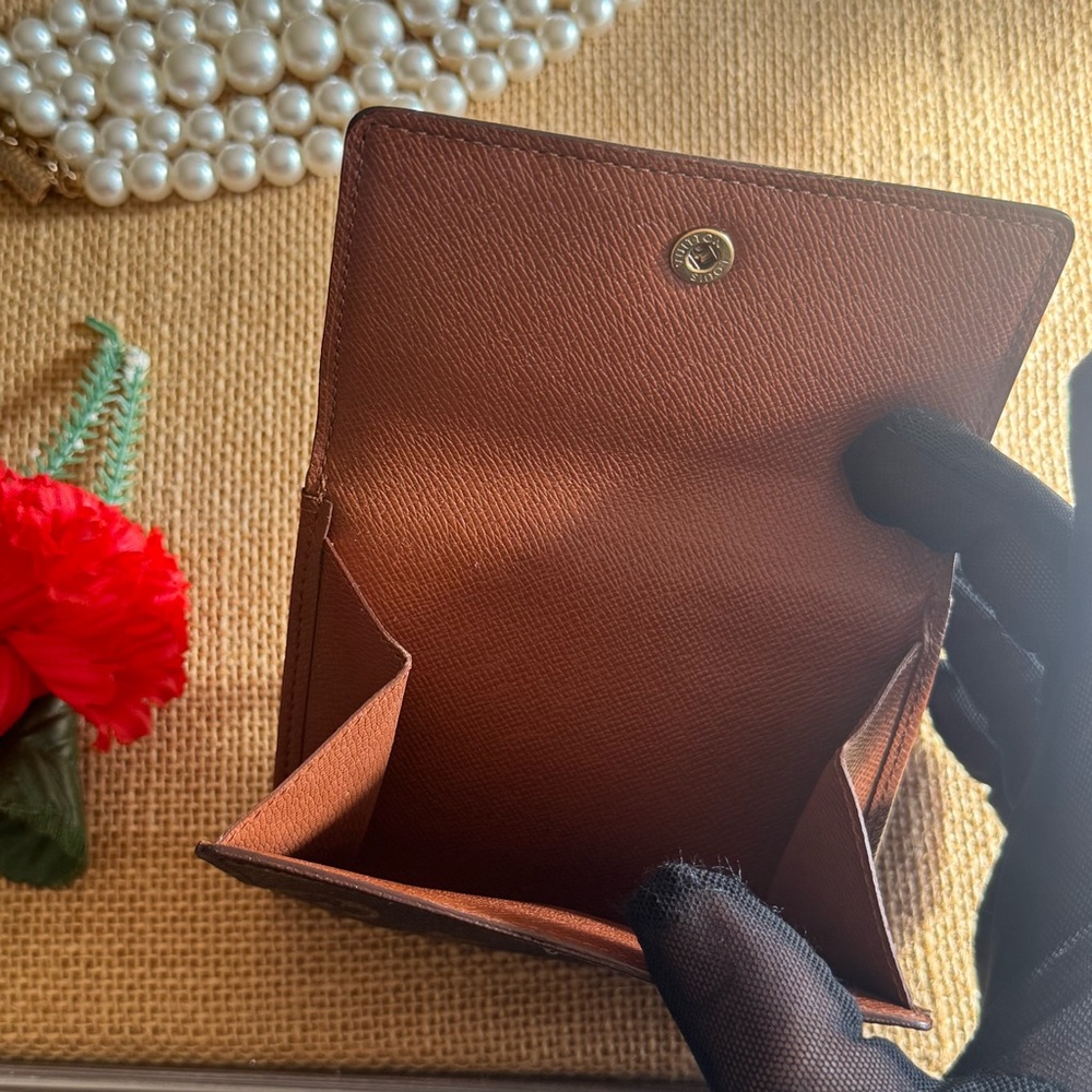 Louis Vuitton Monogram Wallet - Picture 3 of 7